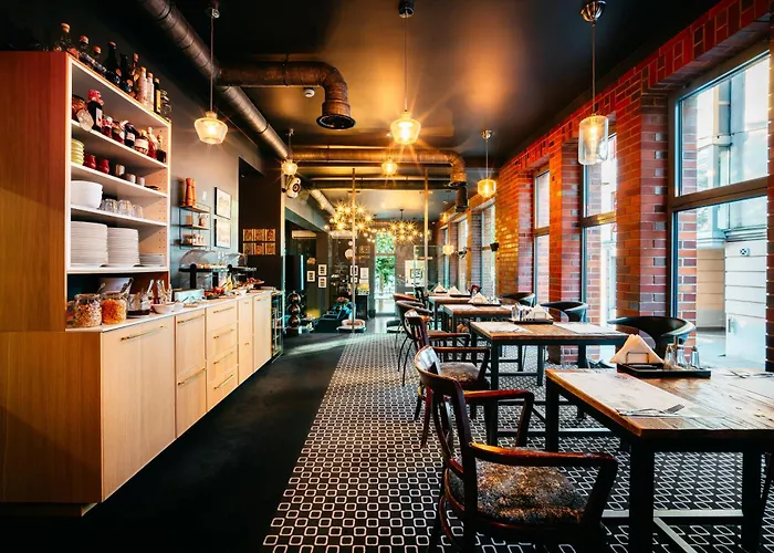 לינה וארוחת בוקר Cocorico Old Town Adults Only