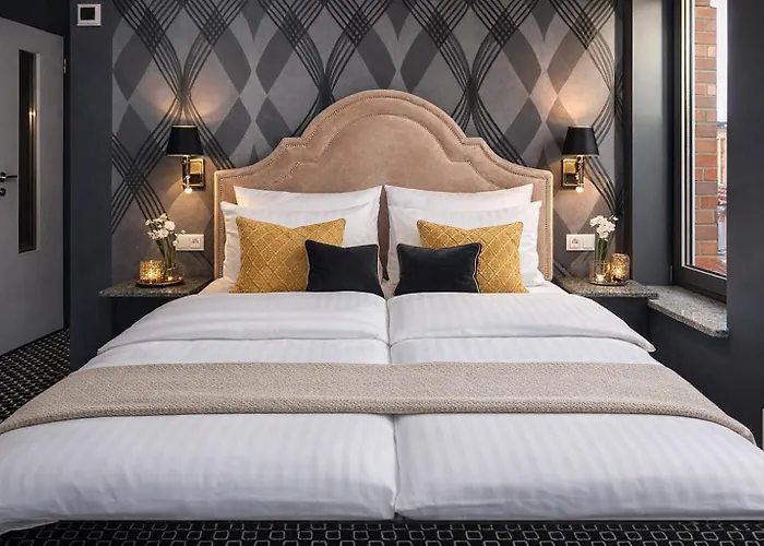 לינה וארוחת בוקר Cocorico Old Town Adults Only 4*