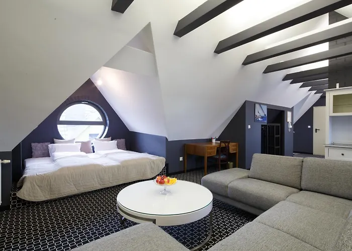 Cocorico Old Town Adults Only לינה וארוחת בוקר שצ'צ'ין