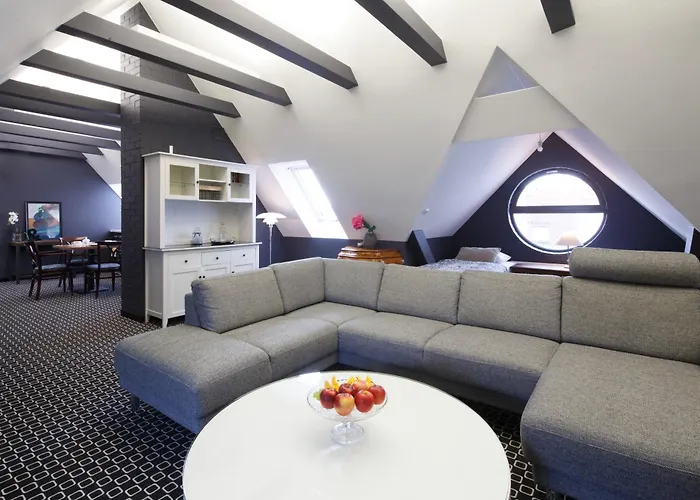 לינה וארוחת בוקר Cocorico Old Town Adults Only שצ'צ'ין