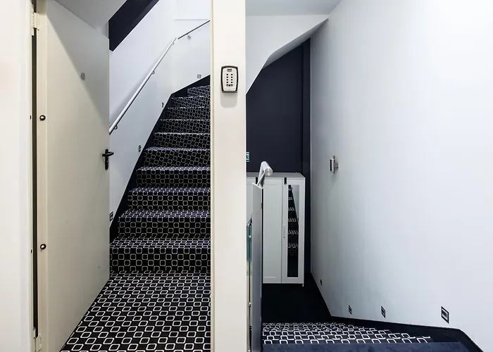 לינה וארוחת בוקר Cocorico Old Town Adults Only